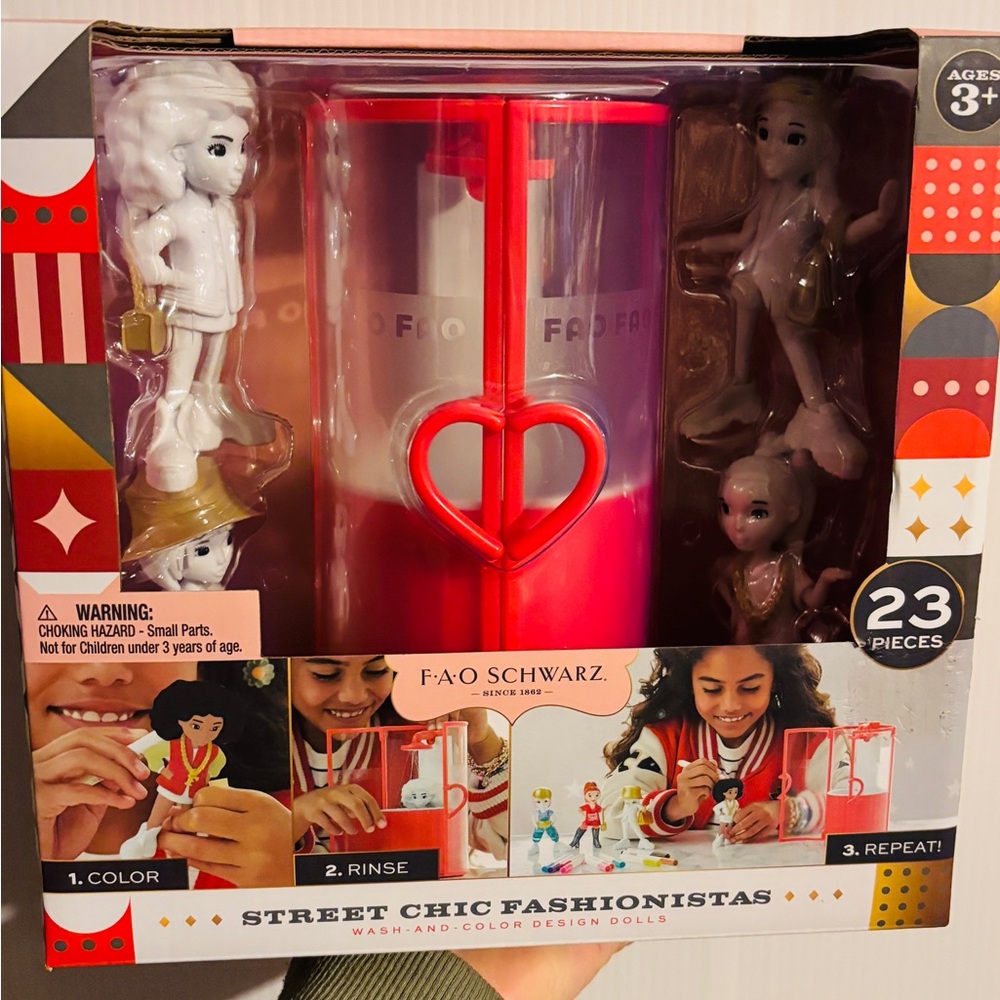 FAO Schwarz Street Chic Fashionistas Dolls Set with Red and Pink